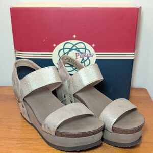 Hokus Pokus Jenny Platform Sandals Gold Tan 3" Wedge Summer Women's Size 8.5